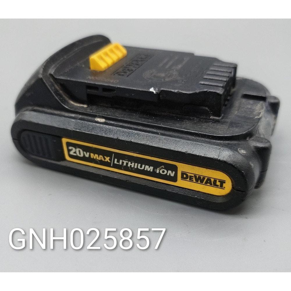 DEWALT 20V MAX Lithium Ion Battery Pack Compact Size [GNH025857]